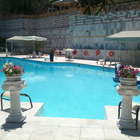 Paco'S Resort Gaios Extérieur photo